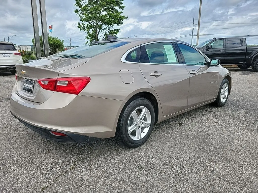 2023 Chevrolet Malibu LS thumbnail 7