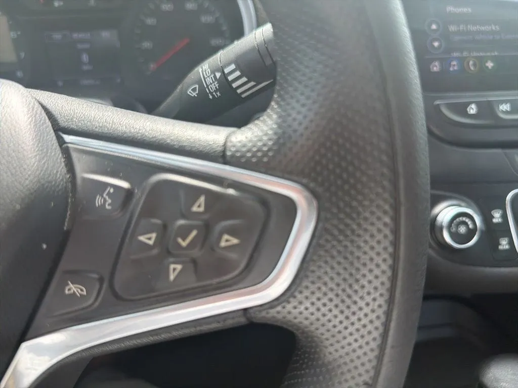2023 Chevrolet Malibu LS thumbnail 14