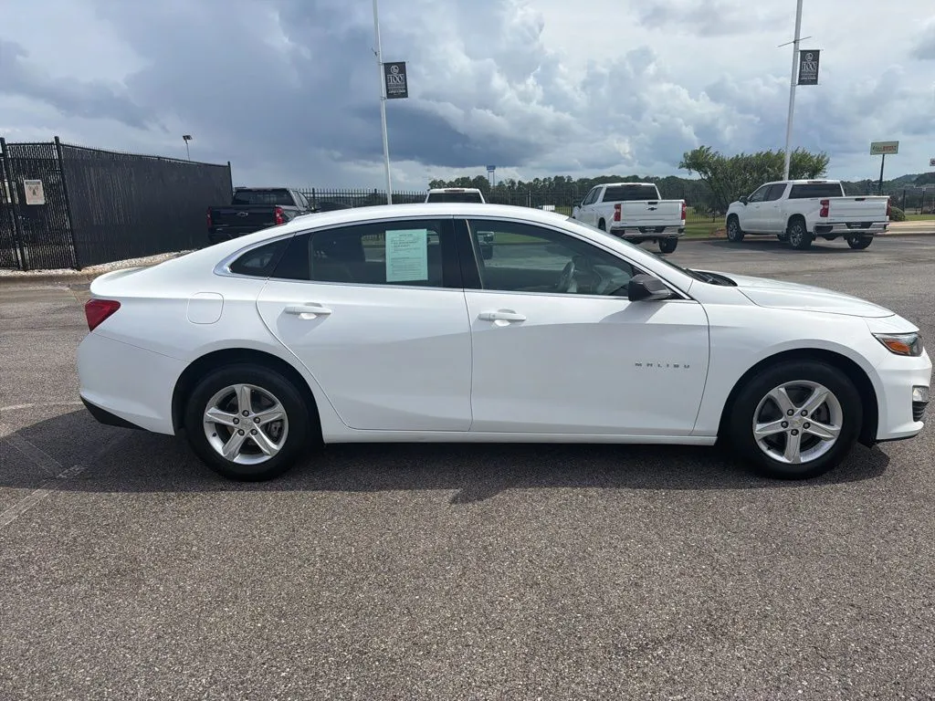 2023 Chevrolet Malibu LS thumbnail 6