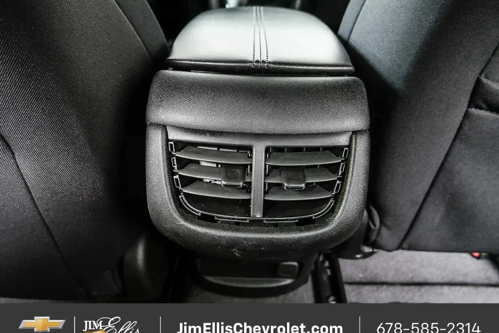 2023 Chevrolet Malibu LT thumbnail 18