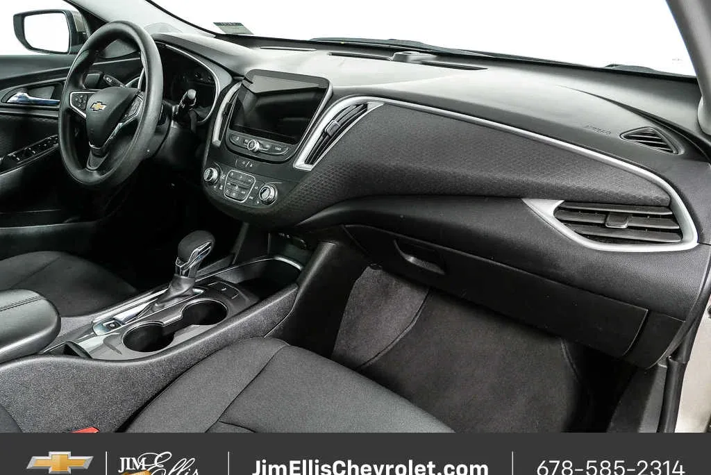 2023 Chevrolet Malibu LT thumbnail 22