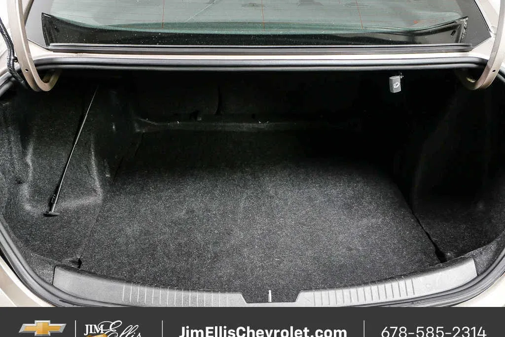 2023 Chevrolet Malibu LT thumbnail 30