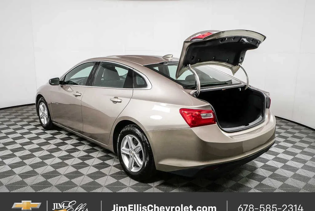 2023 Chevrolet Malibu LT thumbnail 31