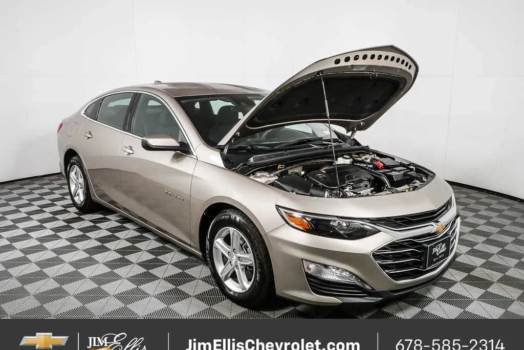 2023 Chevrolet Malibu LT thumbnail 32