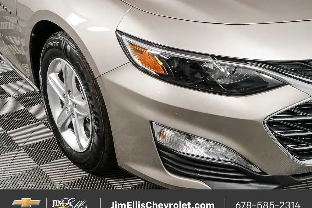 2023 Chevrolet Malibu LT thumbnail 33