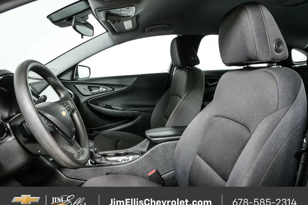 2023 Chevrolet Malibu LT thumbnail 5