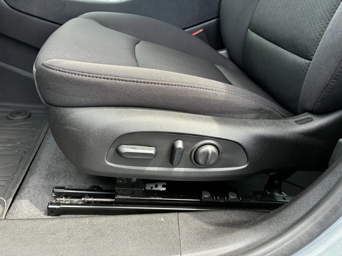 2023 Chevrolet Malibu LT thumbnail 24