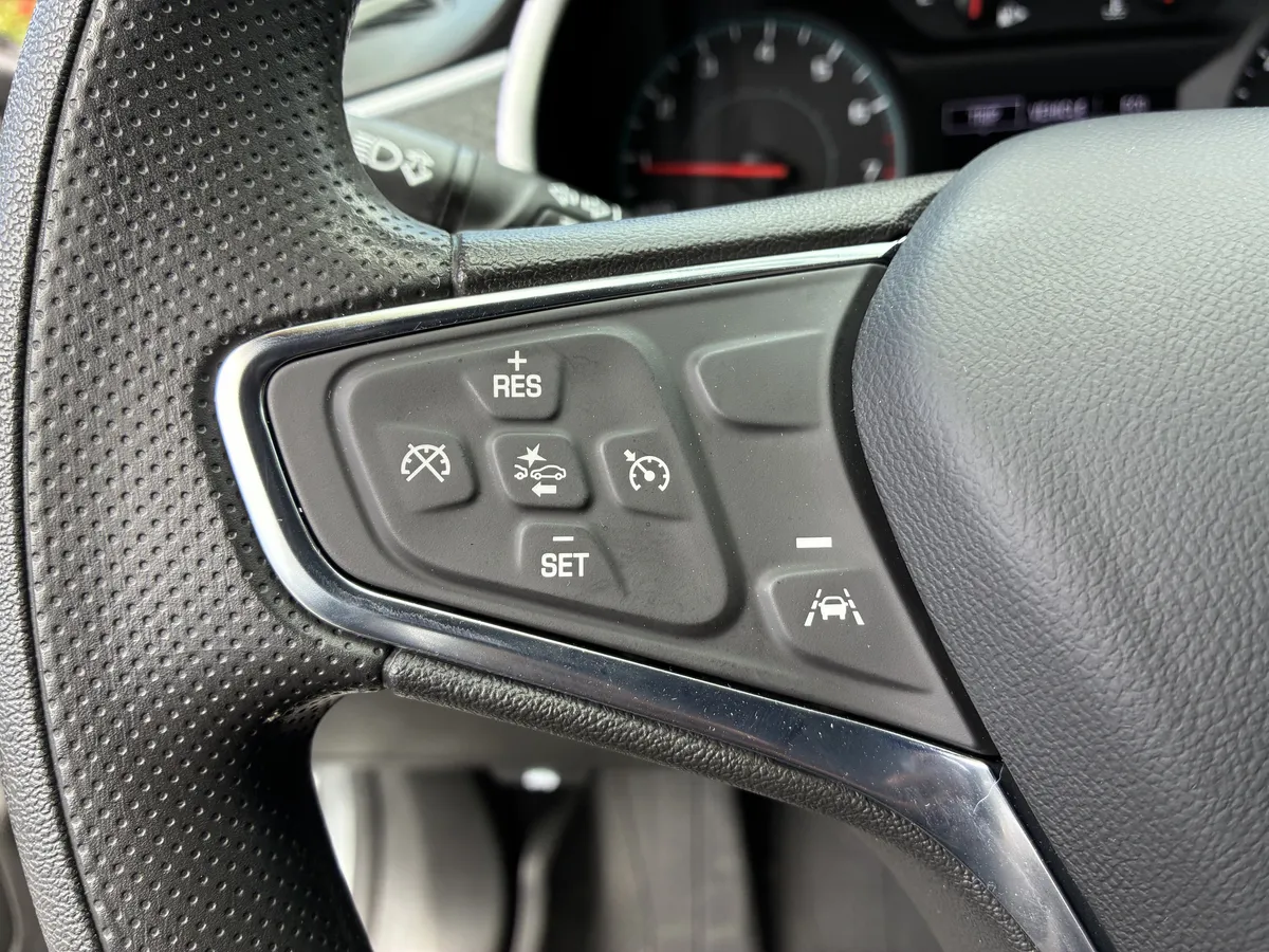 2023 Chevrolet Malibu LT thumbnail 28