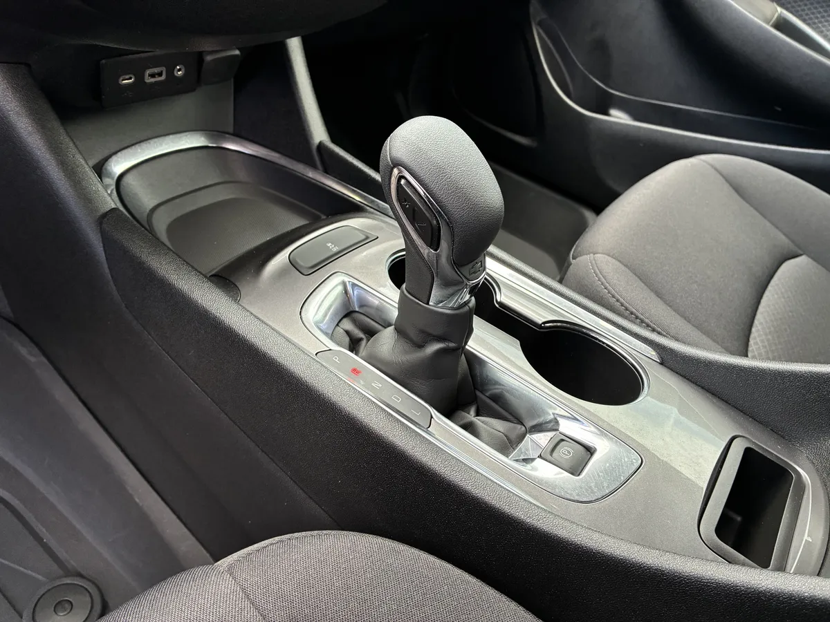 2023 Chevrolet Malibu LT thumbnail 32