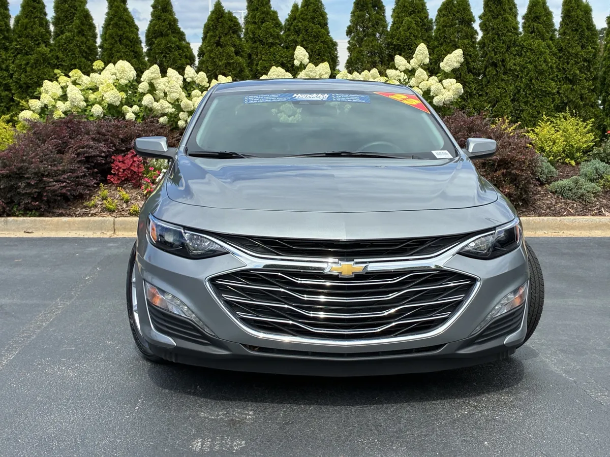 2023 Chevrolet Malibu LT thumbnail 4
