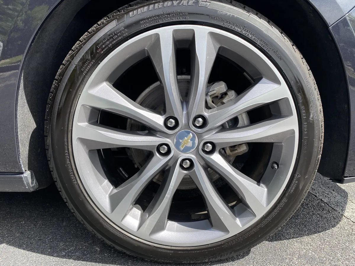 2023 Chevrolet Malibu LT thumbnail 11