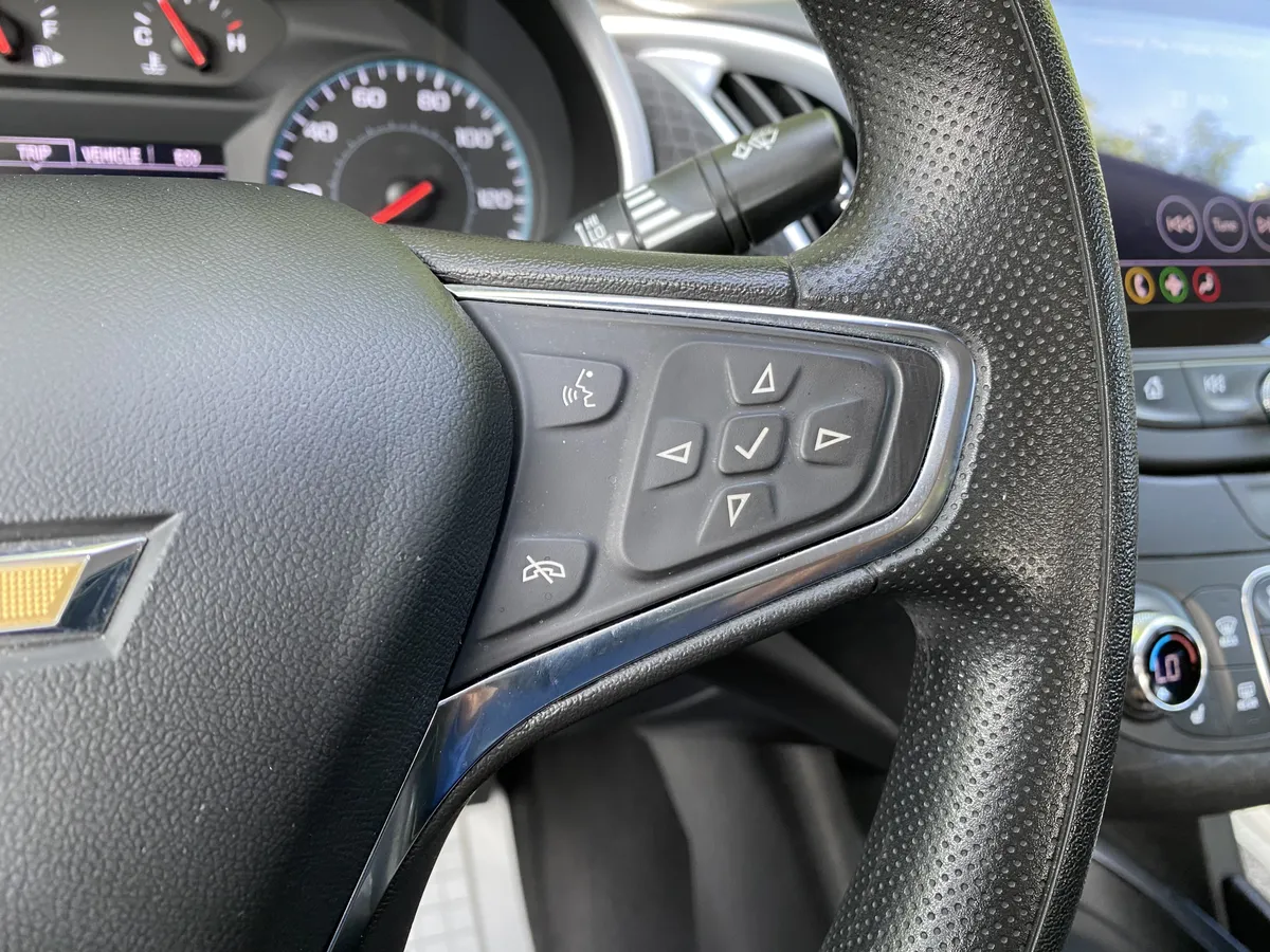 2023 Chevrolet Malibu LT thumbnail 18