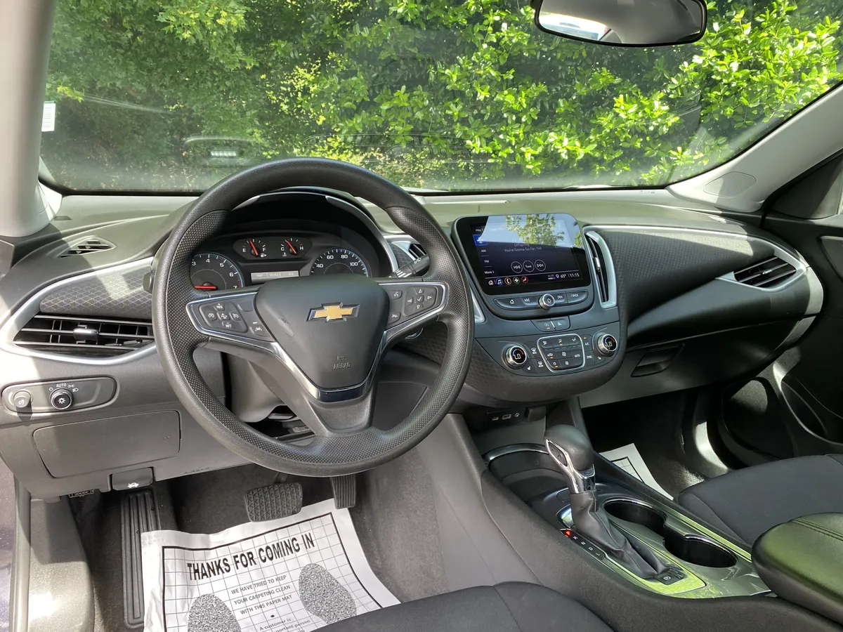 2023 Chevrolet Malibu LT thumbnail 30
