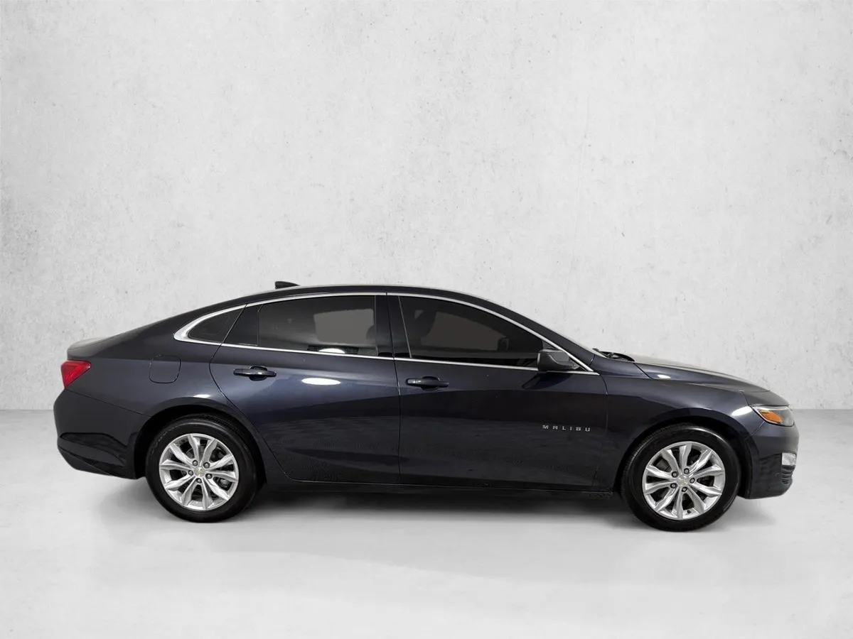 2023 Chevrolet Malibu LT thumbnail 2
