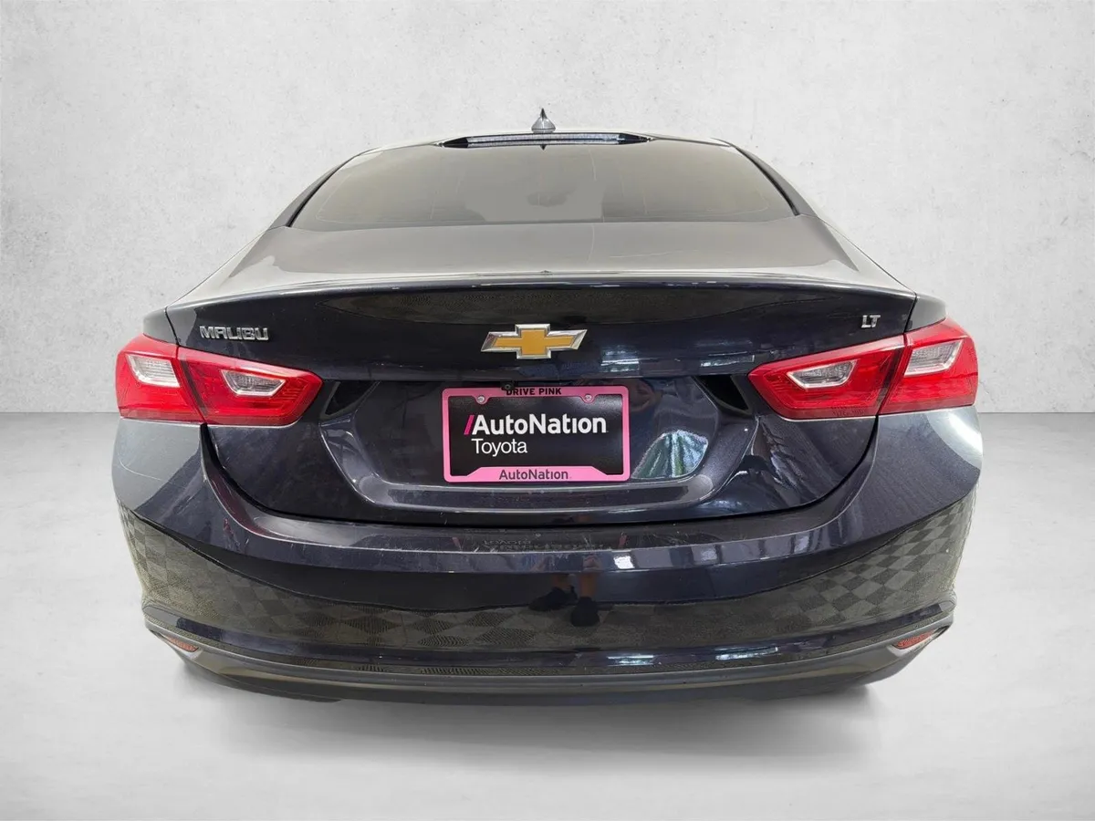 2023 Chevrolet Malibu LT thumbnail 4