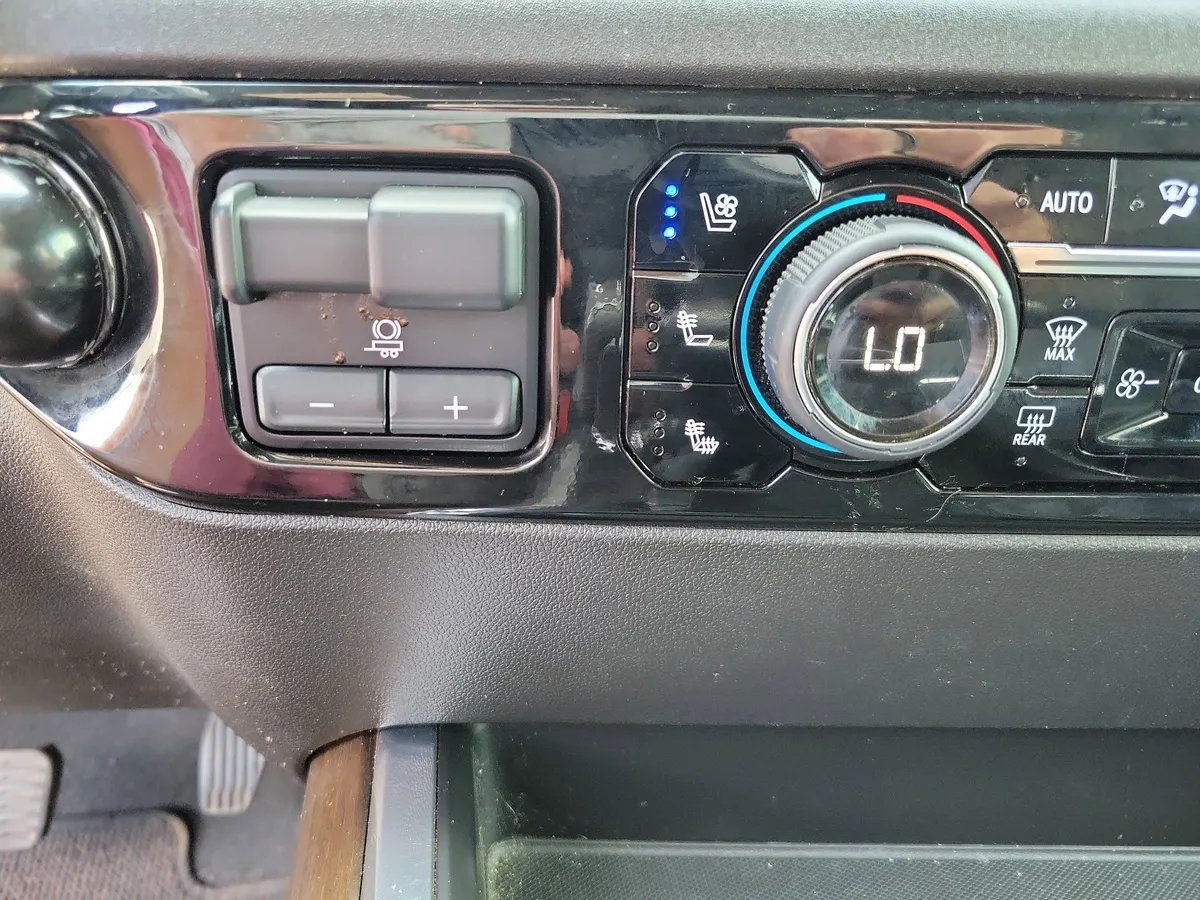 2023 Chevrolet Silverado 1500 High Country thumbnail 11