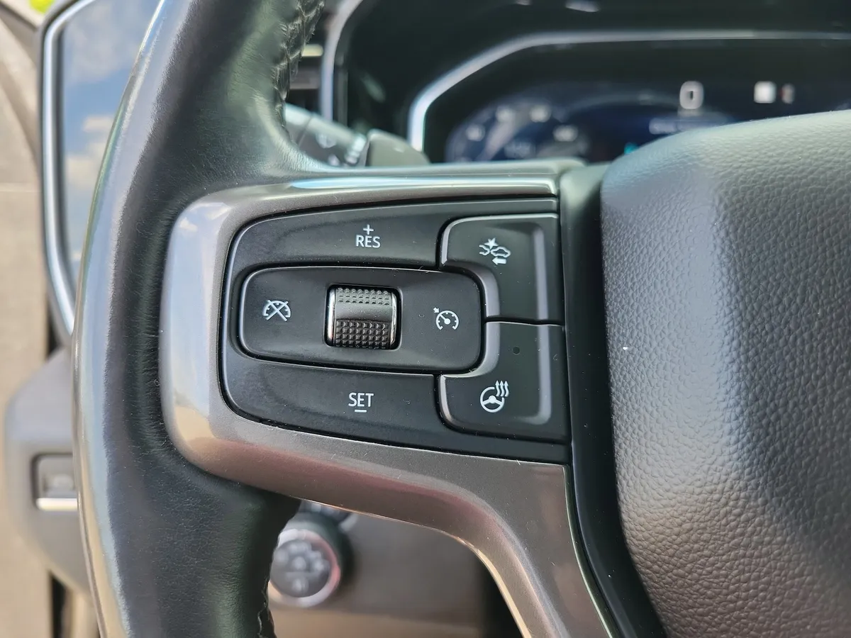 2023 Chevrolet Silverado 1500 High Country thumbnail 14