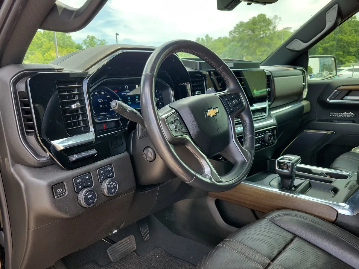 2023 Chevrolet Silverado 1500 High Country thumbnail 3