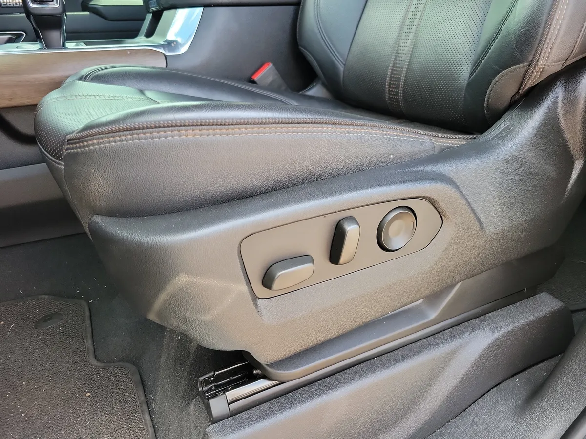 2023 Chevrolet Silverado 1500 High Country thumbnail 4