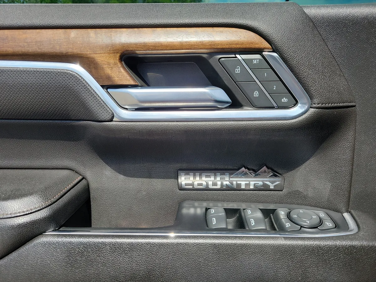 2023 Chevrolet Silverado 1500 High Country thumbnail 6
