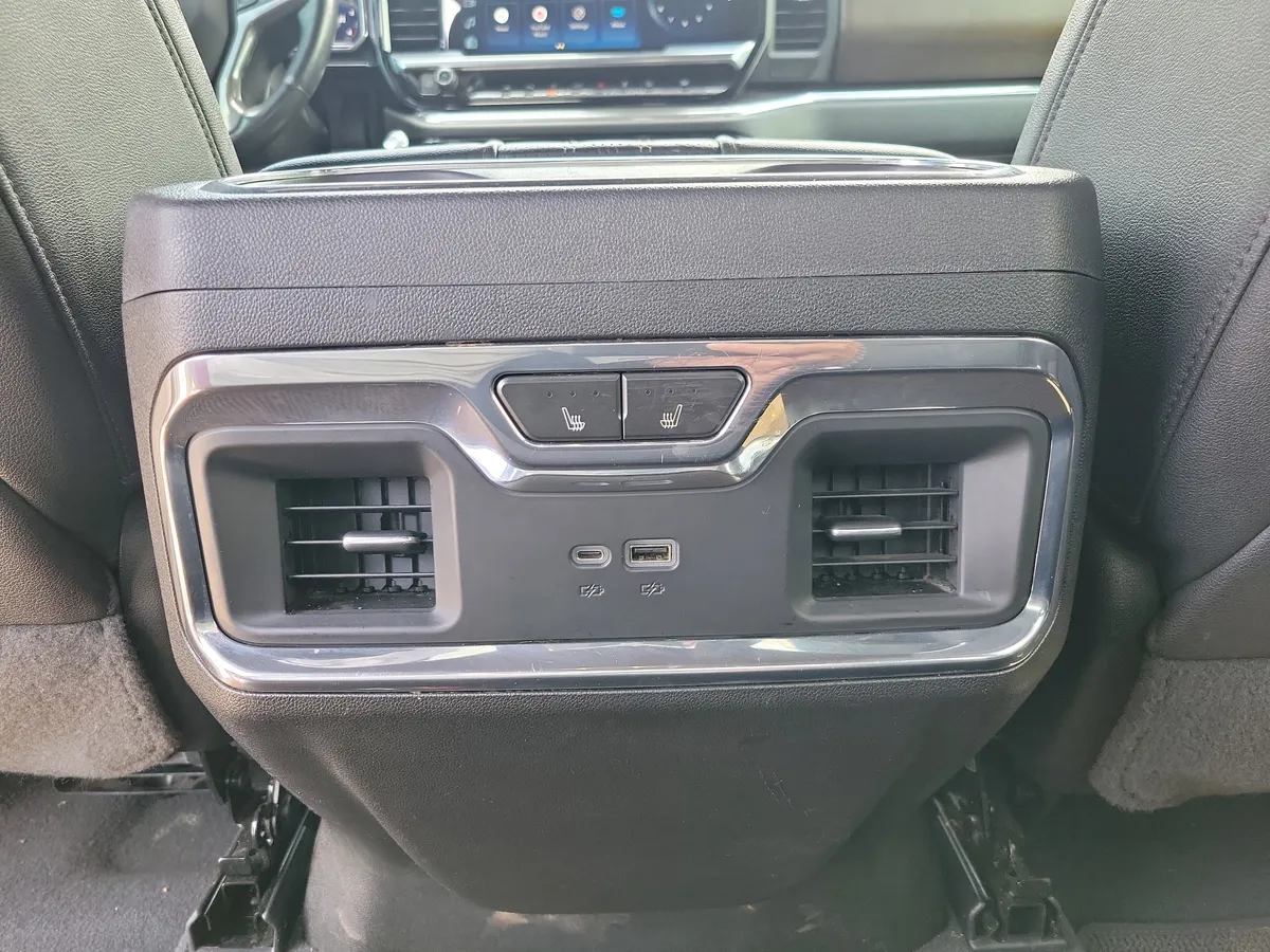 2023 Chevrolet Silverado 1500 High Country thumbnail 8
