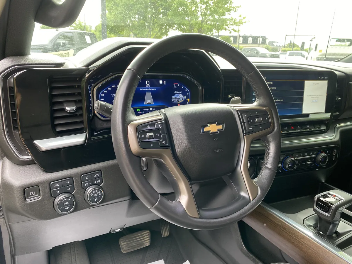 2023 Chevrolet Silverado 1500 High Country thumbnail 16