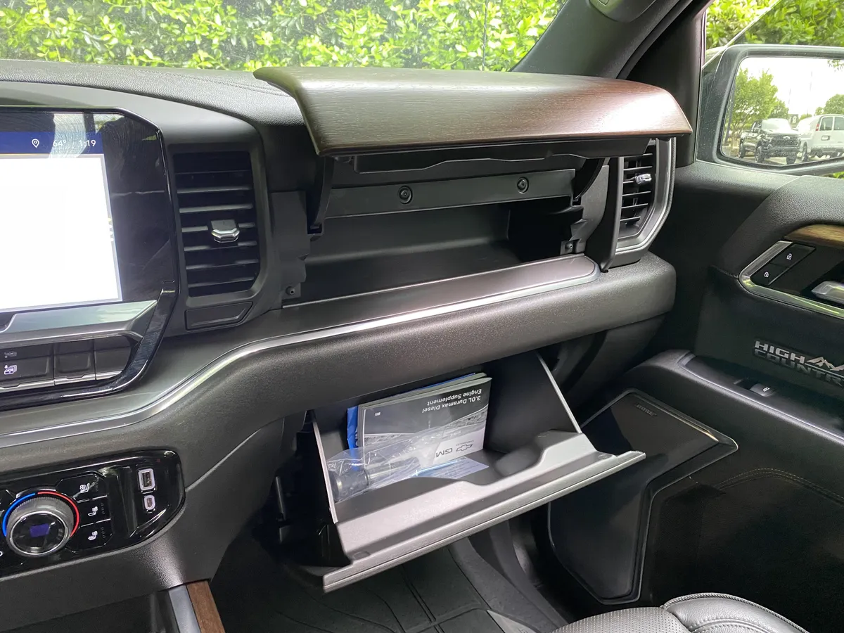 2023 Chevrolet Silverado 1500 High Country thumbnail 31