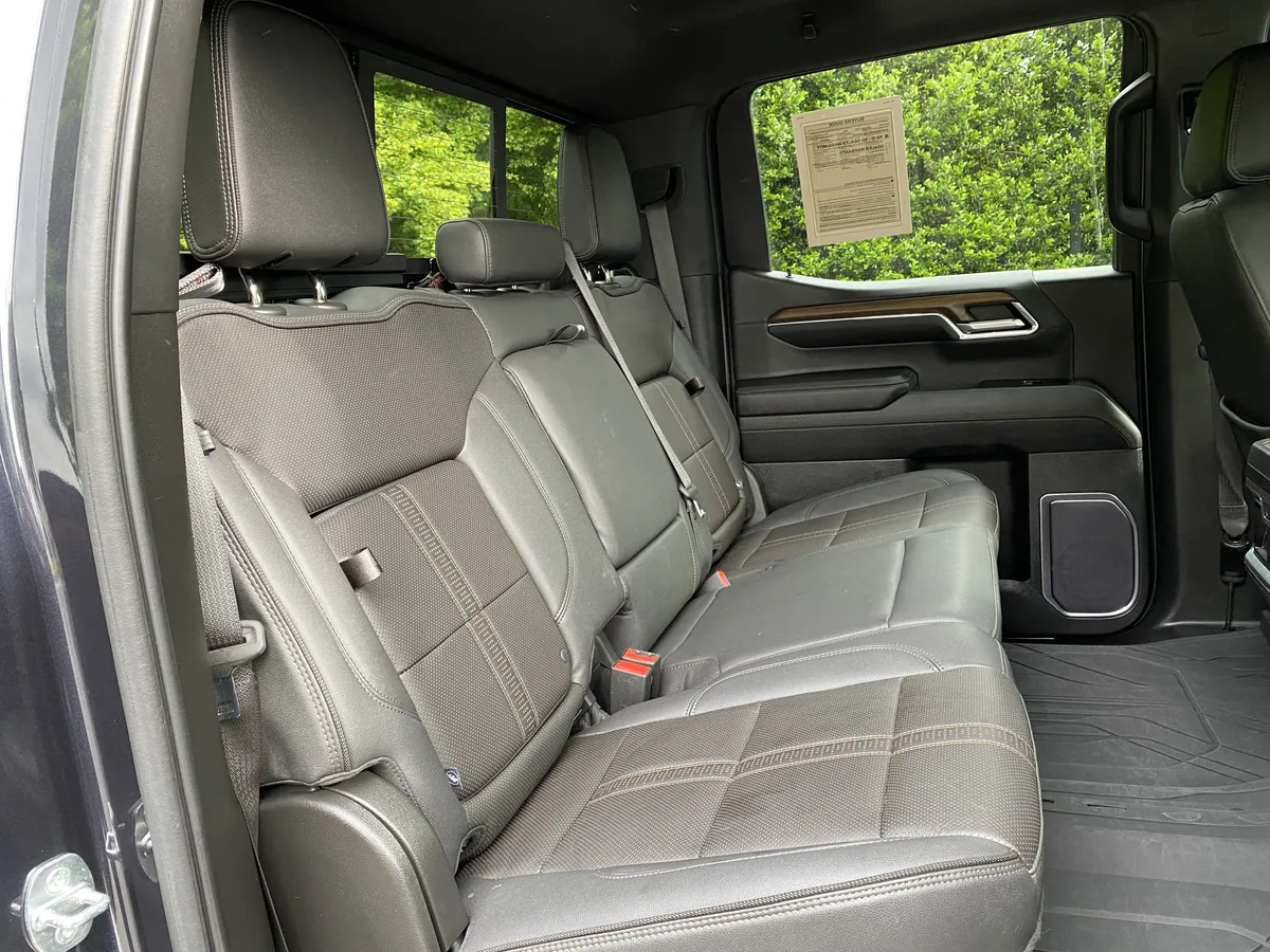 2023 Chevrolet Silverado 1500 High Country thumbnail 37