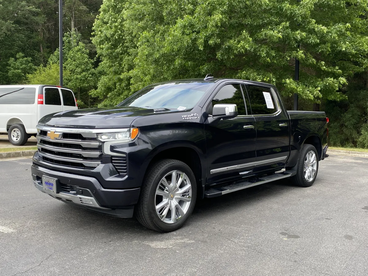 2023 Chevrolet Silverado 1500 High Country thumbnail 4