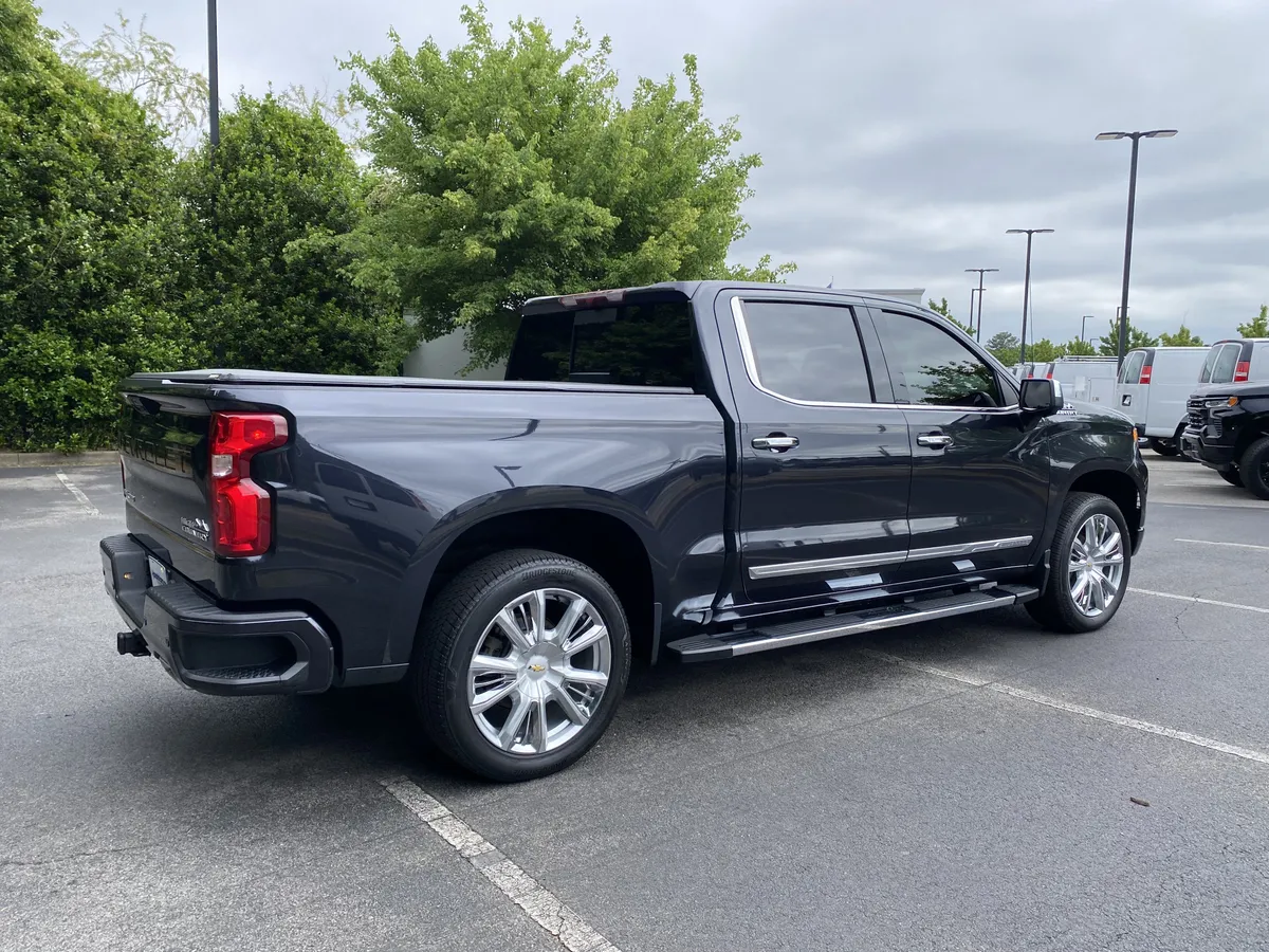 2023 Chevrolet Silverado 1500 High Country thumbnail 8