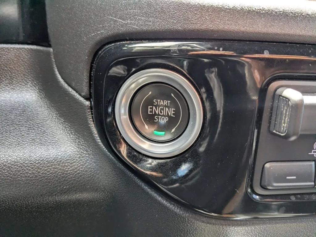 2023 Chevrolet Silverado 1500 High Country thumbnail 21