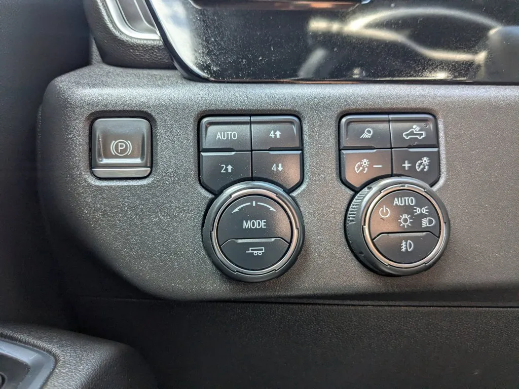 2023 Chevrolet Silverado 1500 High Country thumbnail 22