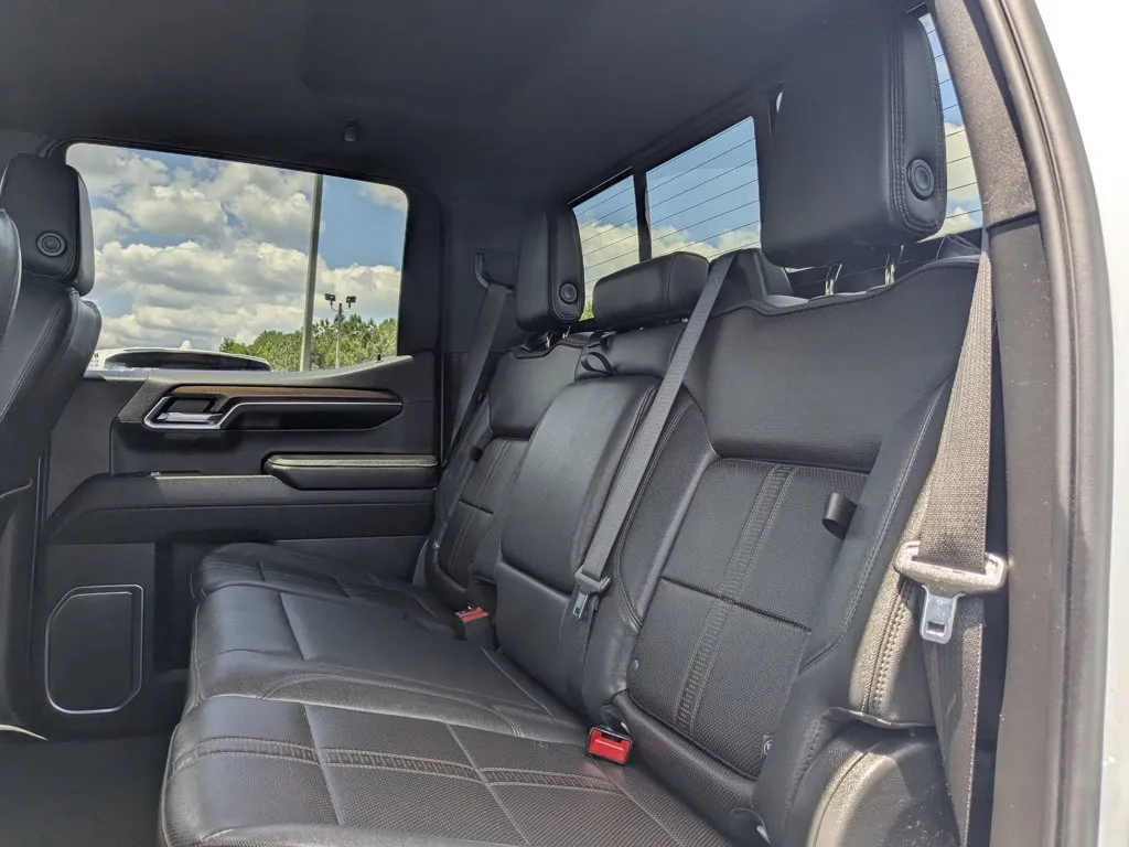2023 Chevrolet Silverado 1500 High Country thumbnail 25