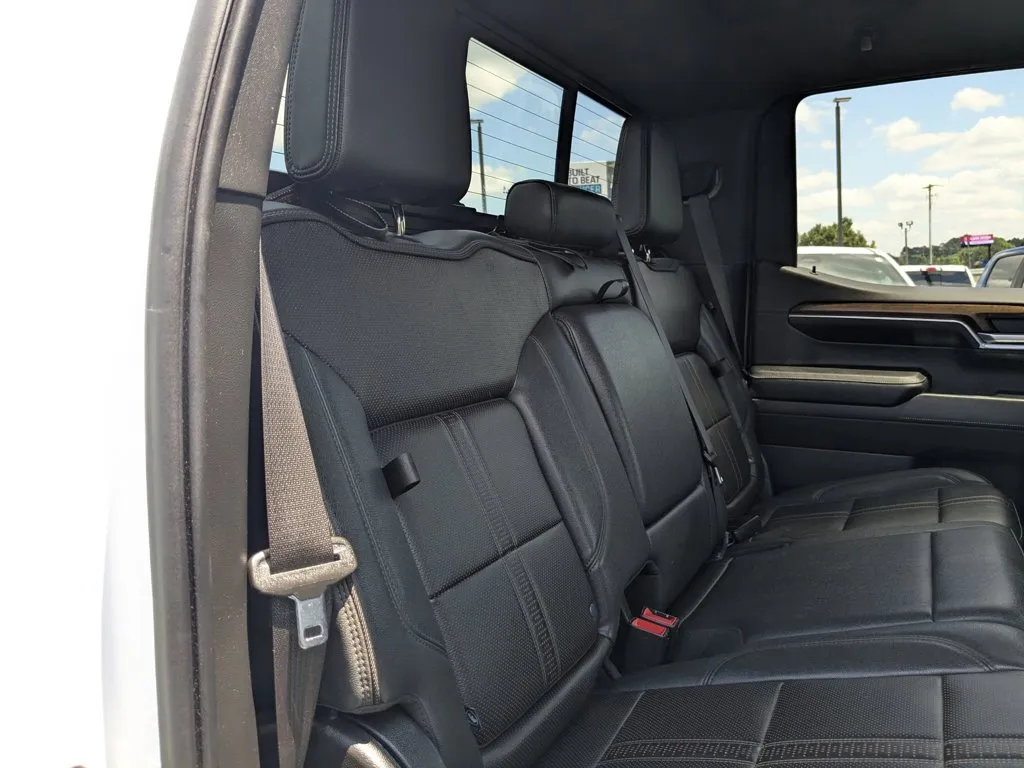 2023 Chevrolet Silverado 1500 High Country thumbnail 26