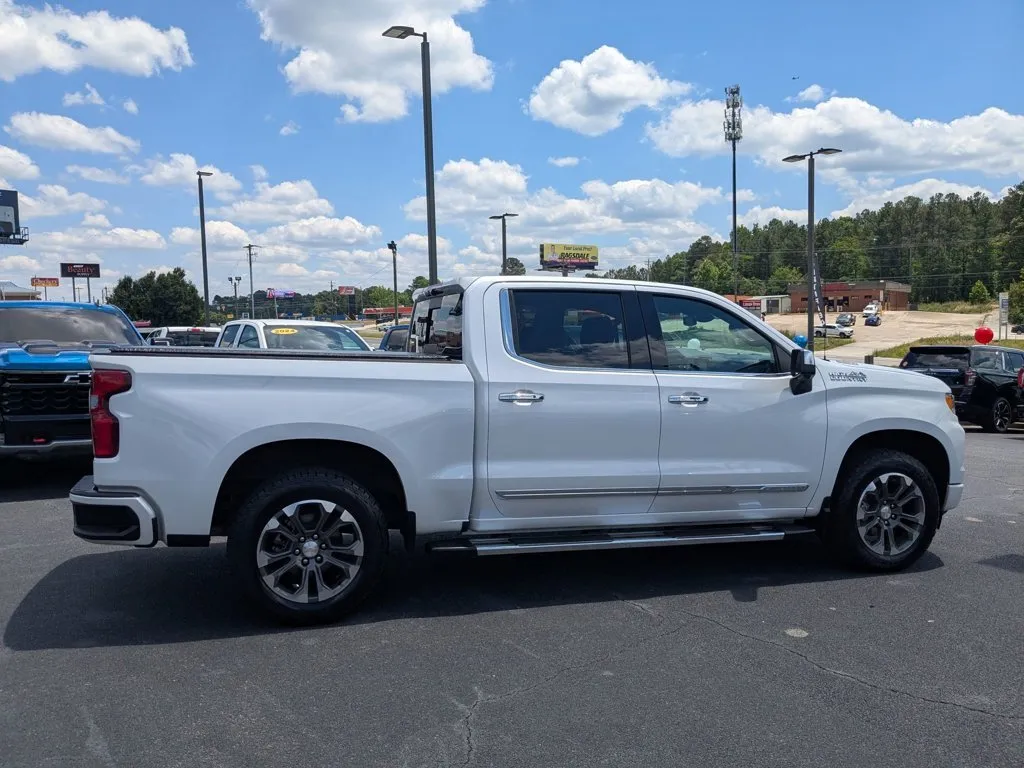 2023 Chevrolet Silverado 1500 High Country thumbnail 4