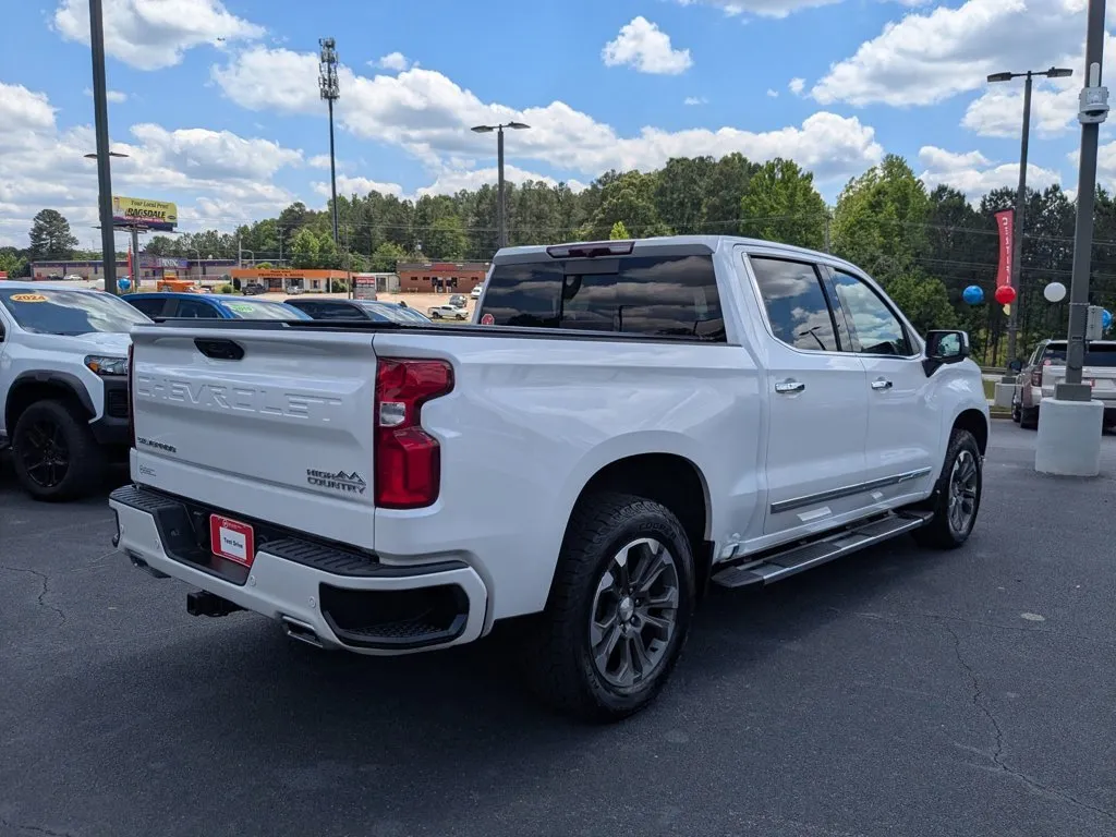 2023 Chevrolet Silverado 1500 High Country thumbnail 5