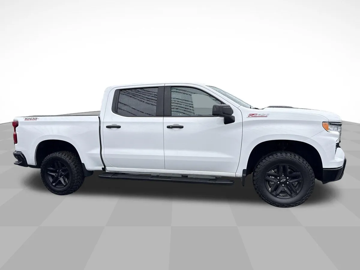 2023 Chevrolet Silverado 1500 LT Trail Boss thumbnail 4