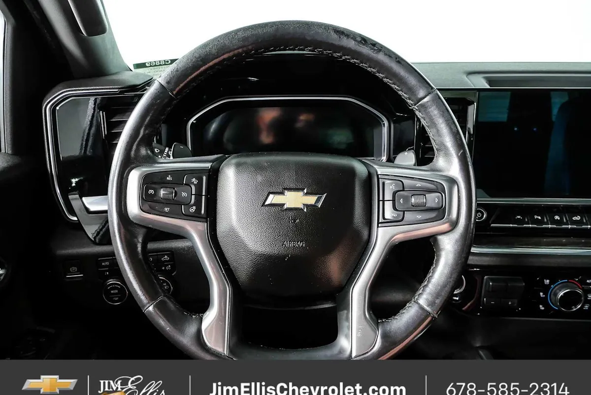 2023 Chevrolet Silverado 1500 LTZ thumbnail 10