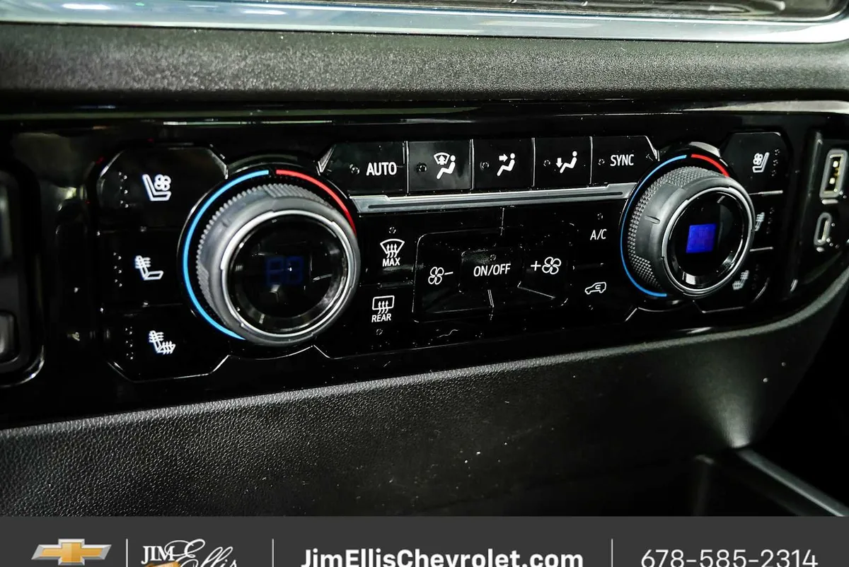 2023 Chevrolet Silverado 1500 LTZ thumbnail 16