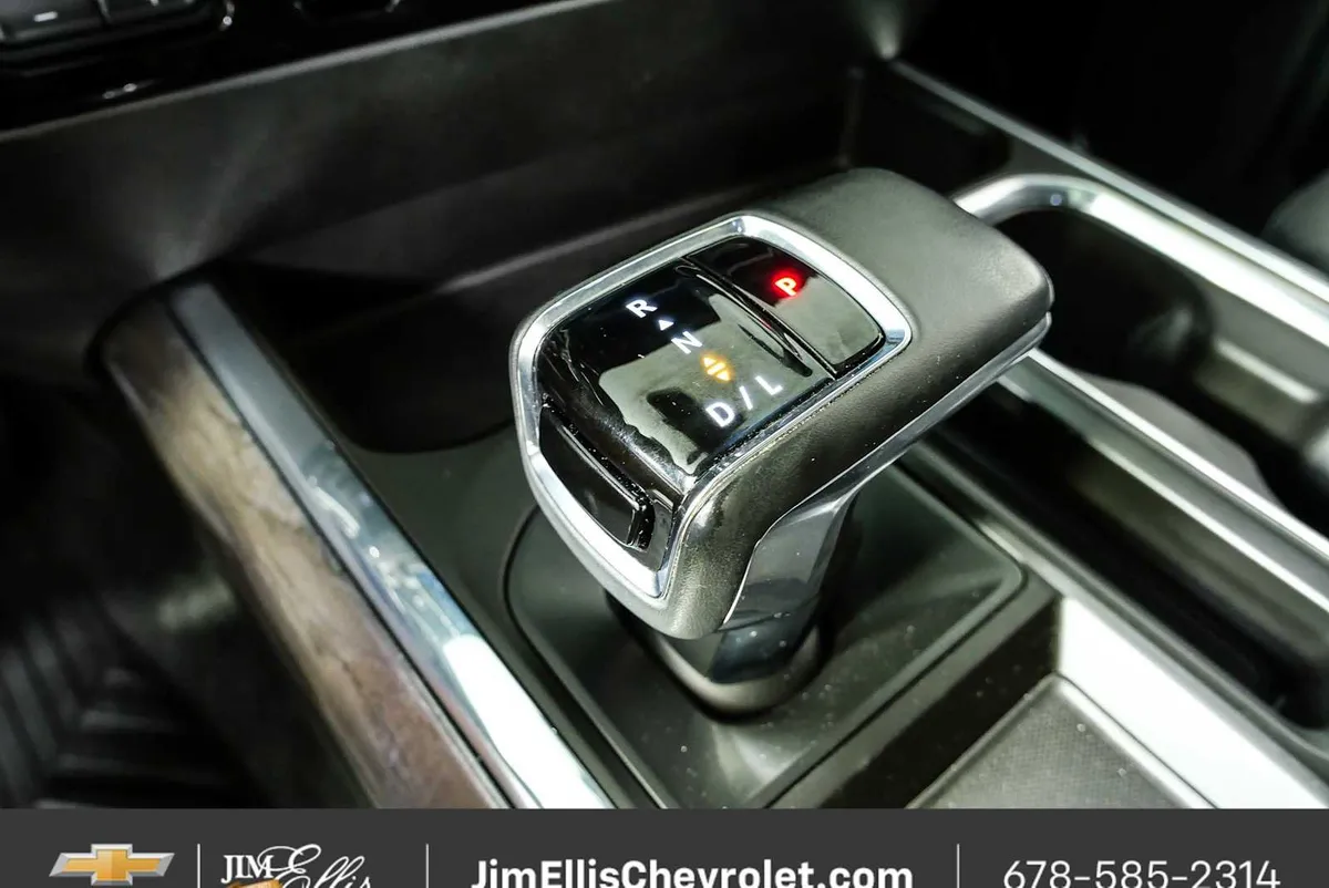 2023 Chevrolet Silverado 1500 LTZ thumbnail 17