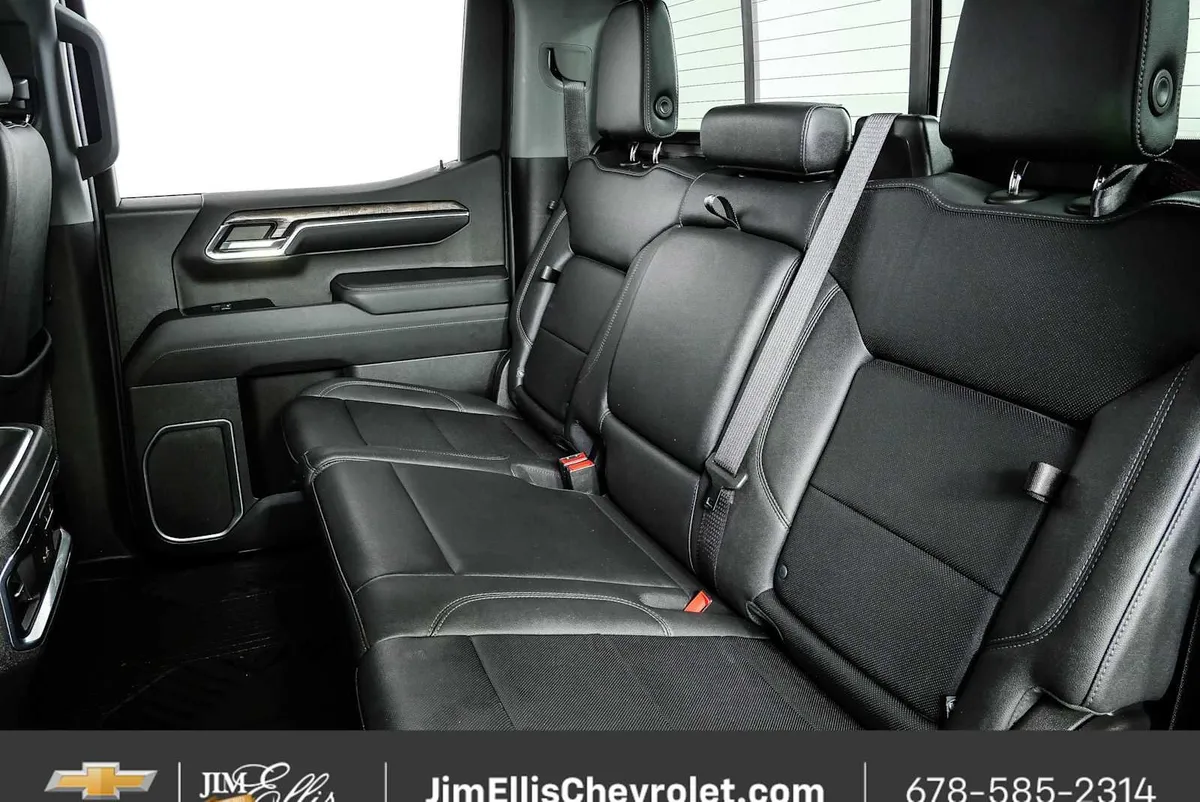 2023 Chevrolet Silverado 1500 LTZ thumbnail 18