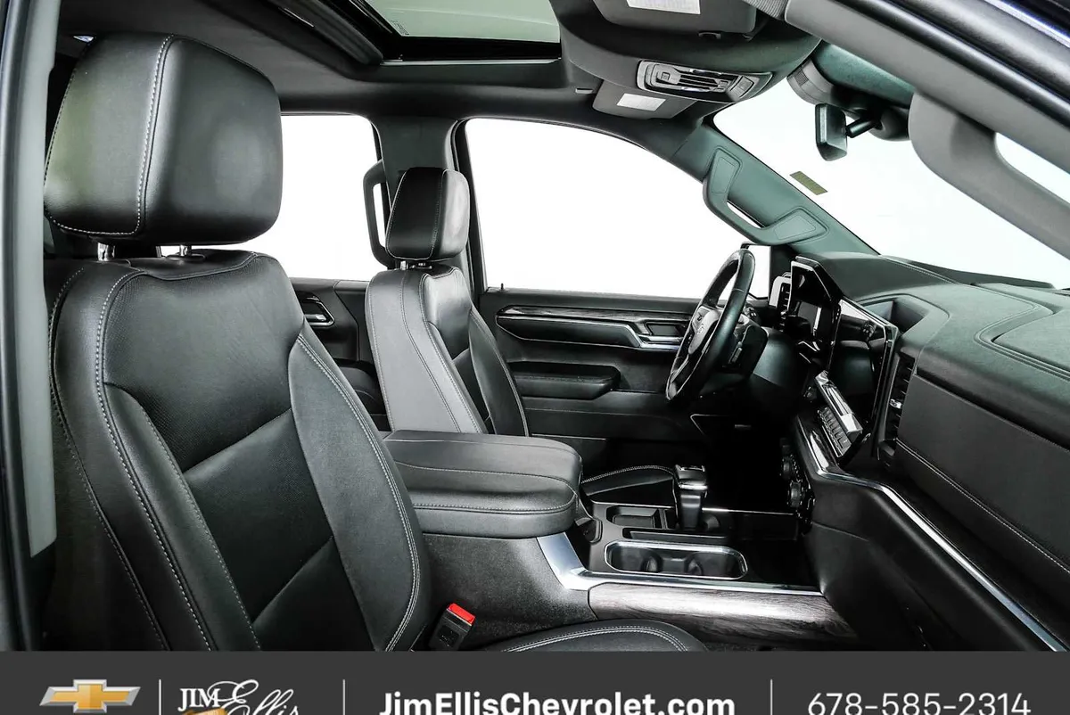 2023 Chevrolet Silverado 1500 LTZ thumbnail 23