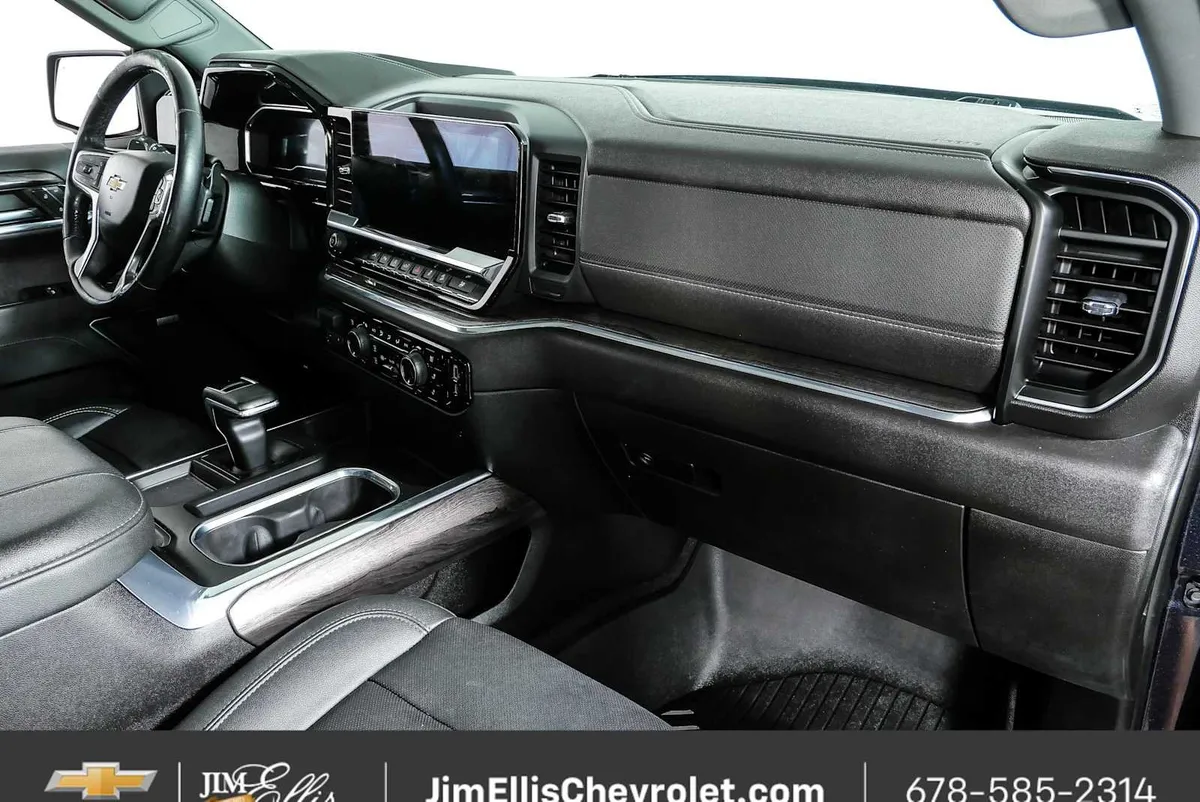 2023 Chevrolet Silverado 1500 LTZ thumbnail 24