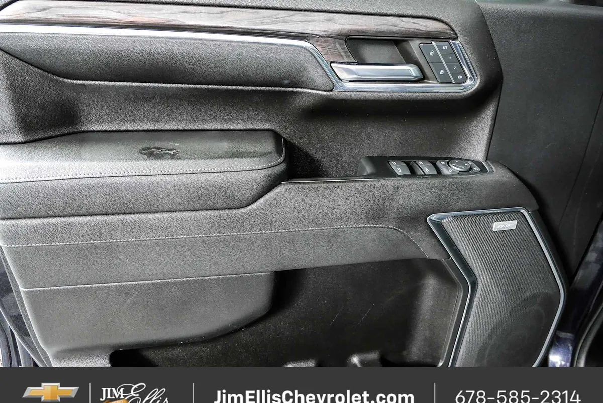2023 Chevrolet Silverado 1500 LTZ thumbnail 6
