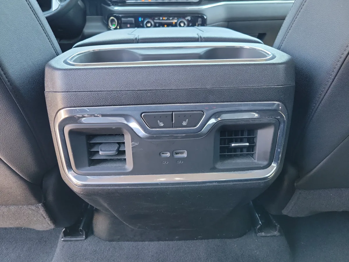 2023 Chevrolet Silverado 1500 LTZ thumbnail 10