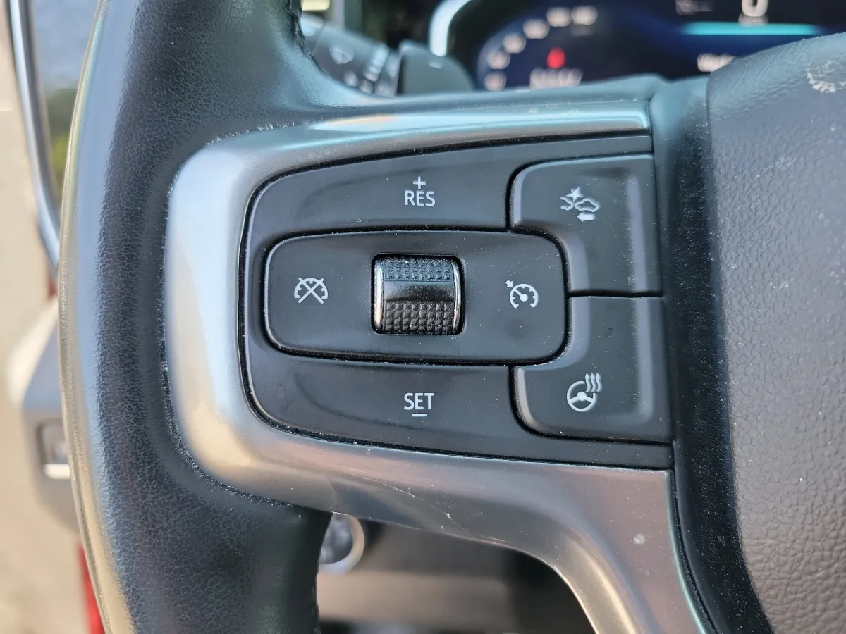 2023 Chevrolet Silverado 1500 LTZ thumbnail 19