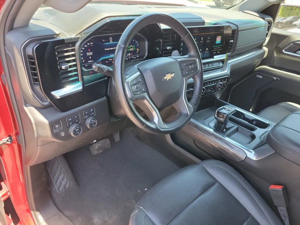 2023 Chevrolet Silverado 1500 LTZ thumbnail 4
