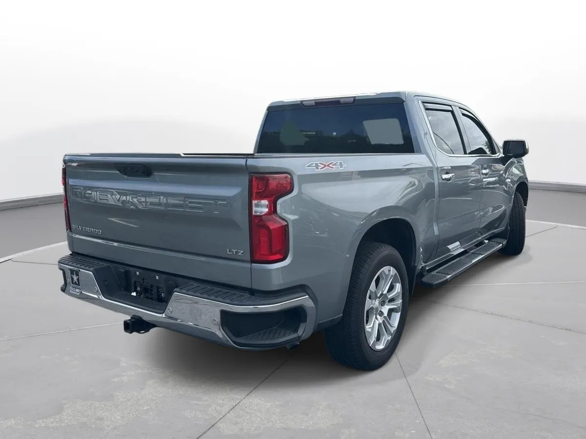 2023 Chevrolet Silverado 1500 LTZ thumbnail 6
