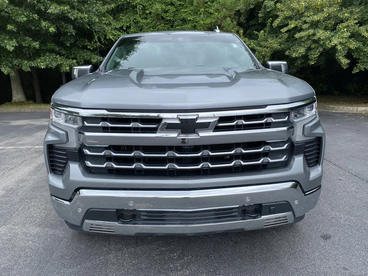 2023 Chevrolet Silverado 1500 LTZ thumbnail 2
