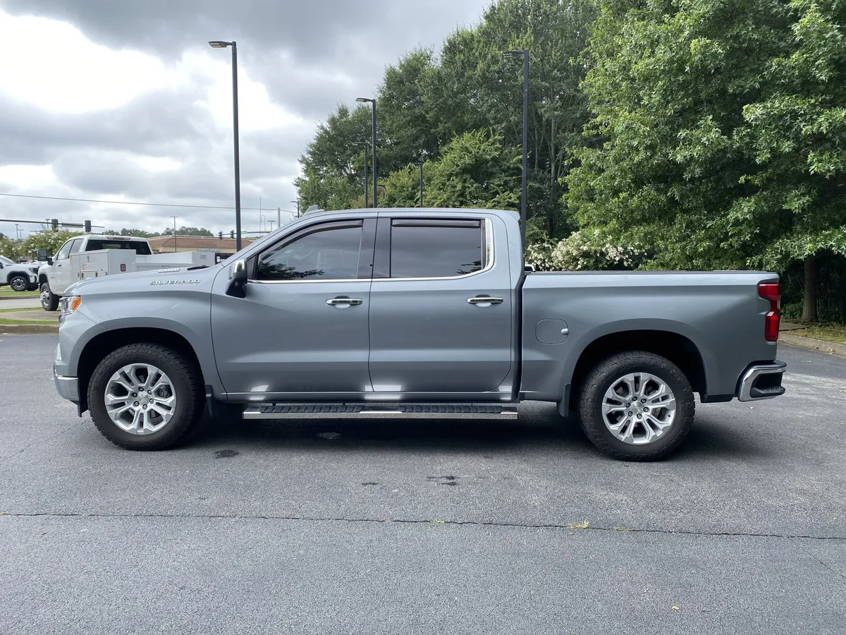 2023 Chevrolet Silverado 1500 LTZ thumbnail 5
